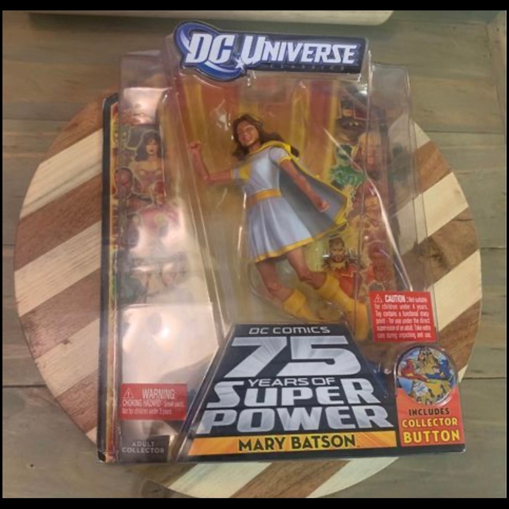 DC Universe Adult Collectibles 75 Years Of Superpowers Action Figure Mary Batson